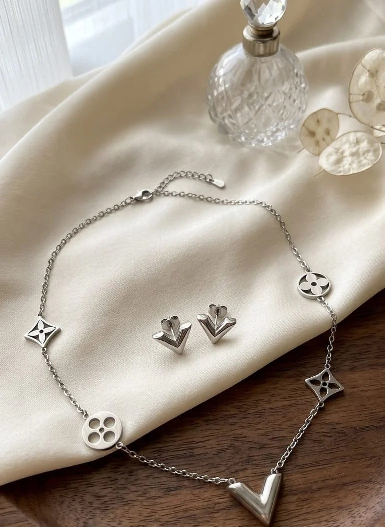 Elegant V Jewelry Set